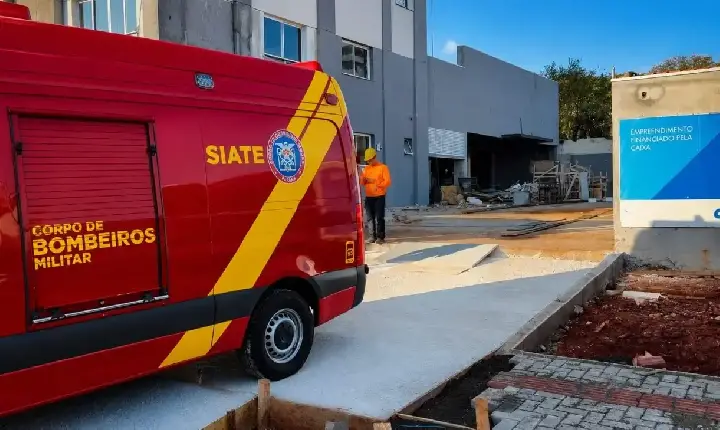 Pintor cai de escada em obra em Maringá, bate a cabeça e sofre convulsão