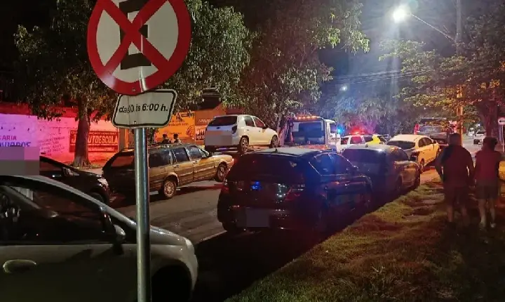 Polícia Militar recolhe 14 veículos em operação na Avenida Petrônio Portela em Maringá