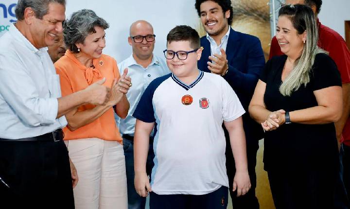 Prefeitura lança programa de atendimento oftalmológico e entrega de óculos para alunos da rede municipal de ensino; investimento é de mais de R$ 1,6 mi