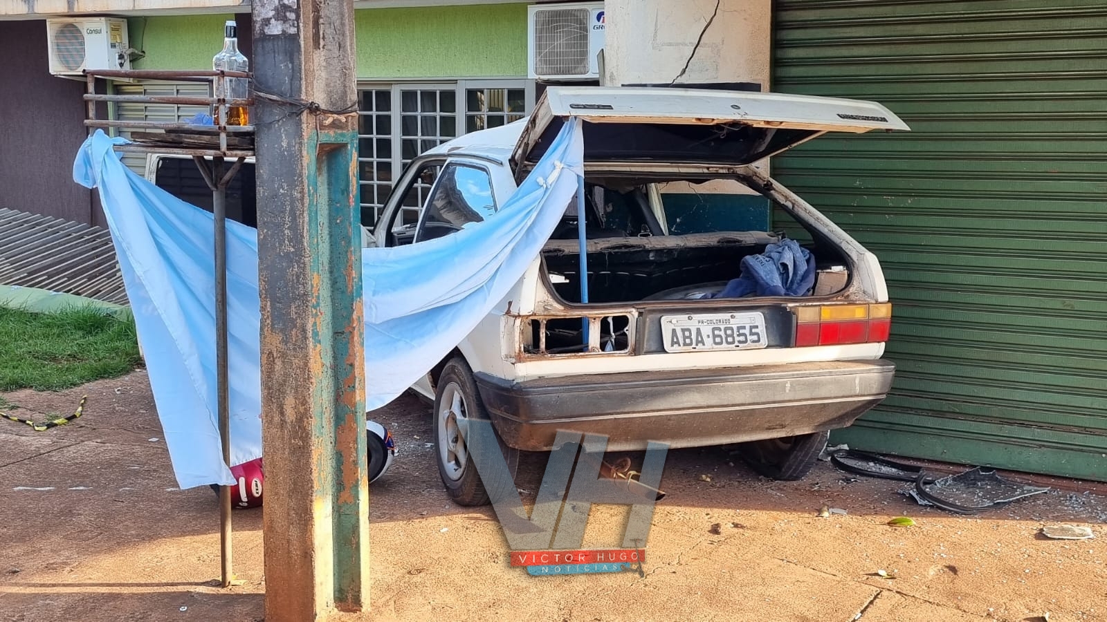 Passageiro morre após acidente no Jardim Universal em Sarandi. O motorista que estáva dirigindo o carro que seria amigo da vítima fugiu do local.