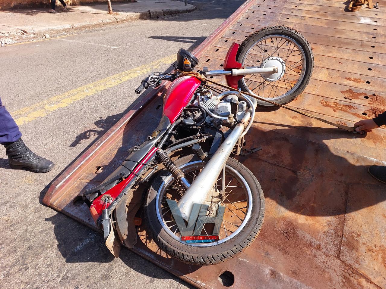 Guarda civil municipal de Sarandi recupera moto furtada escondida em obra abandonada no Jardim Bom Pastor