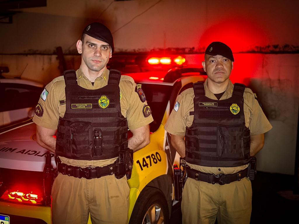 Policiais militares de Sarandi salvam rapaz descontrolado