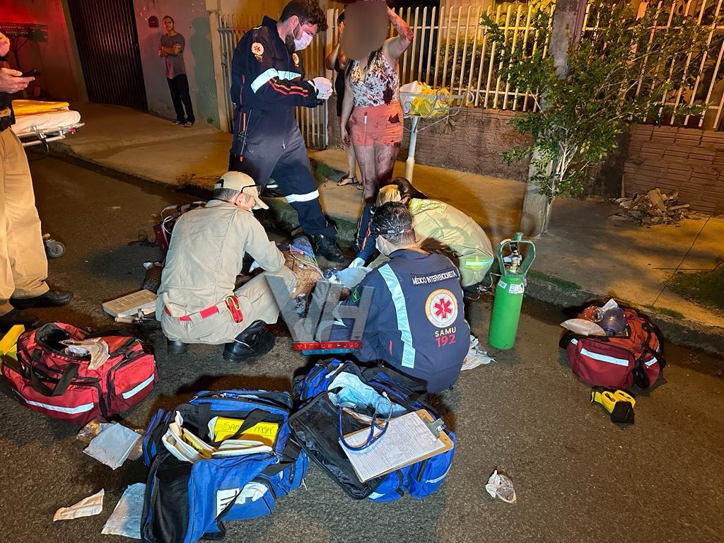 Homem é socorrido em estado grave após ser esfaqueado por quatro mulheres em Sarandi