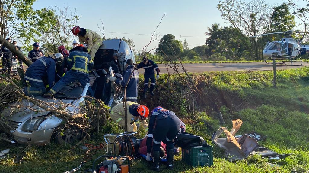 Acidente em rodovia mata um e deixa dois gravemente feridos