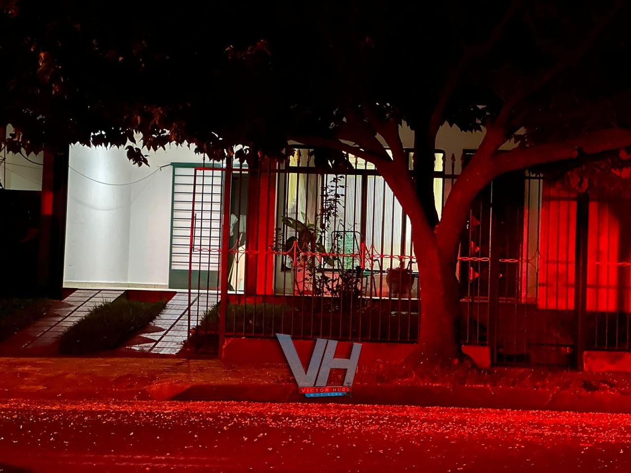 Homem com necessidades especiais é agredido e foi refém durante assalto a residência