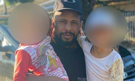 Homem de tornozeleira eletrônica é morto com mais de 10 tiros em Sarandi