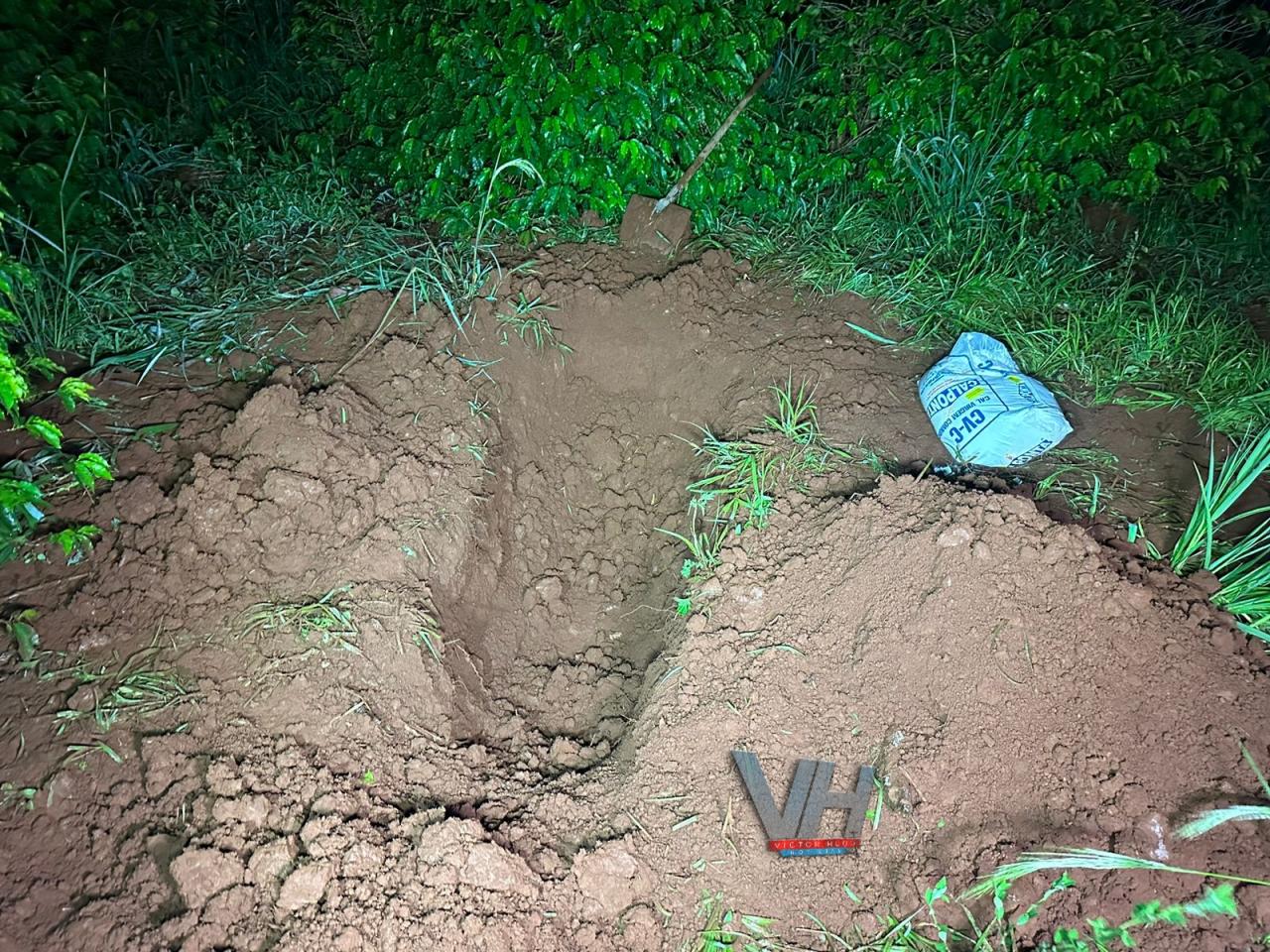 Criminosos são presos no momento em que faziam cova para enterrar corpo em um cafezal em Sarandi