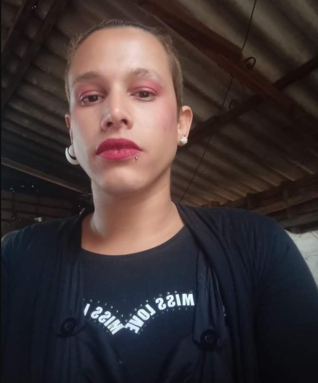 Mulher trans que foi morta e seria enterrada em cova no jardim Ana Eliza em Sarandi é identificada