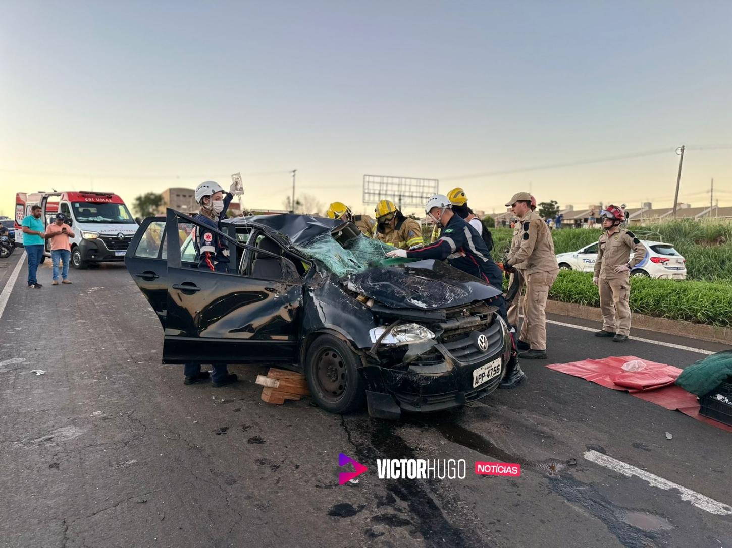 Motorista é socorrido após capotamento na BR-376 em Sarandi