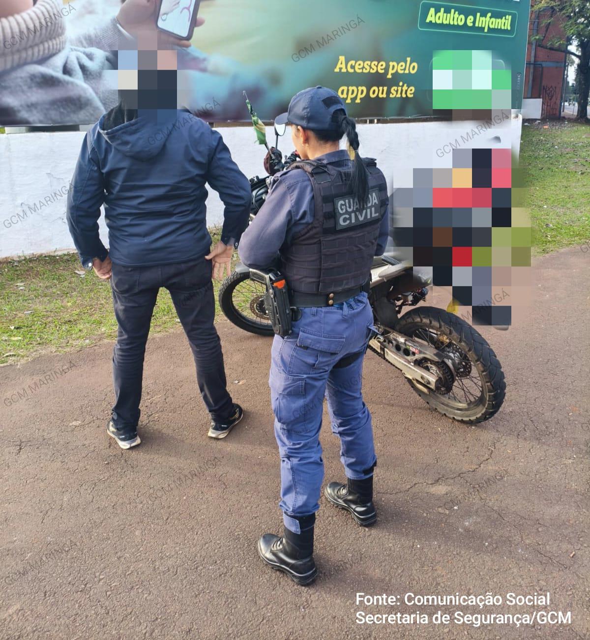 Homem é detido com motocicleta adulterada em Maringá; ele disse ser oficial da Marinha do Brasil durante a abordagem
