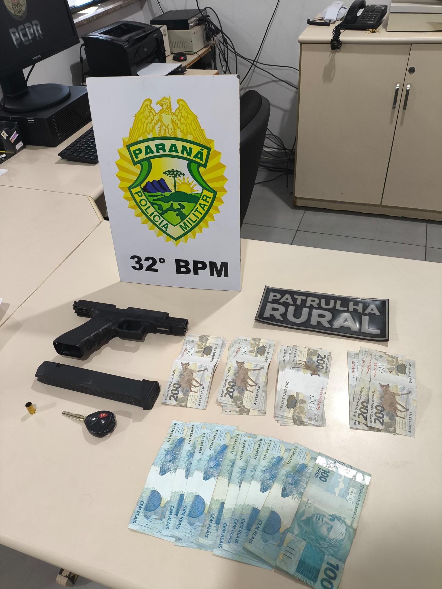 Patrulha Rural recupera veículo roubado e apreende arma e dinheiro em Mandaguaçu