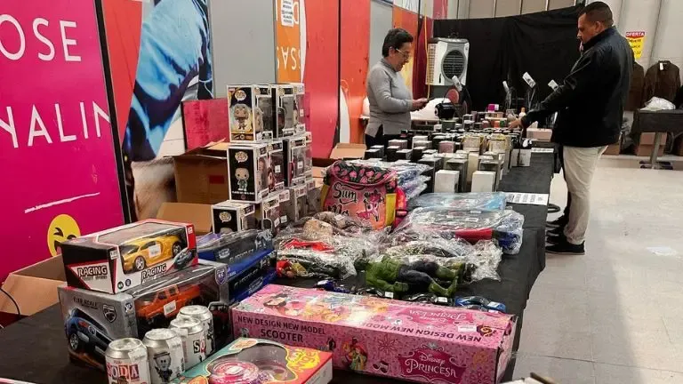 Bazar com itens importados é realizado em Maringá; itens foram doados pela Receita Federal ao Conseg