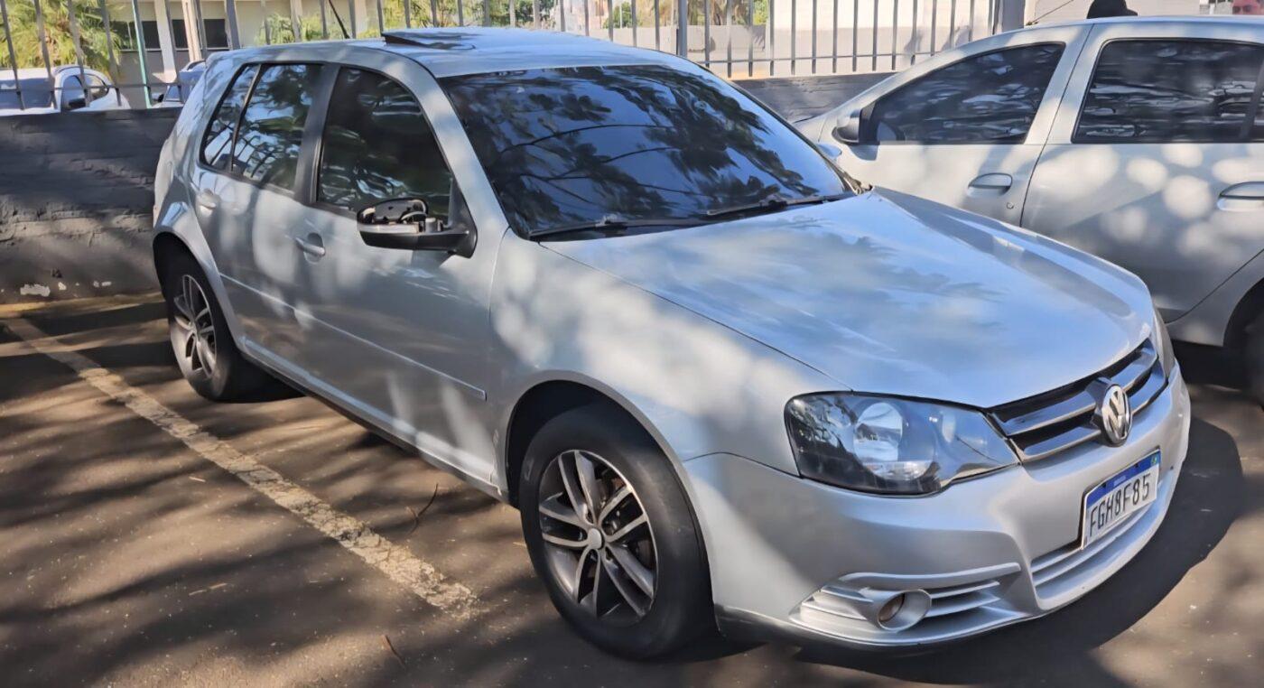 Carro furtado do pátio da PM é recuperado em Maringá