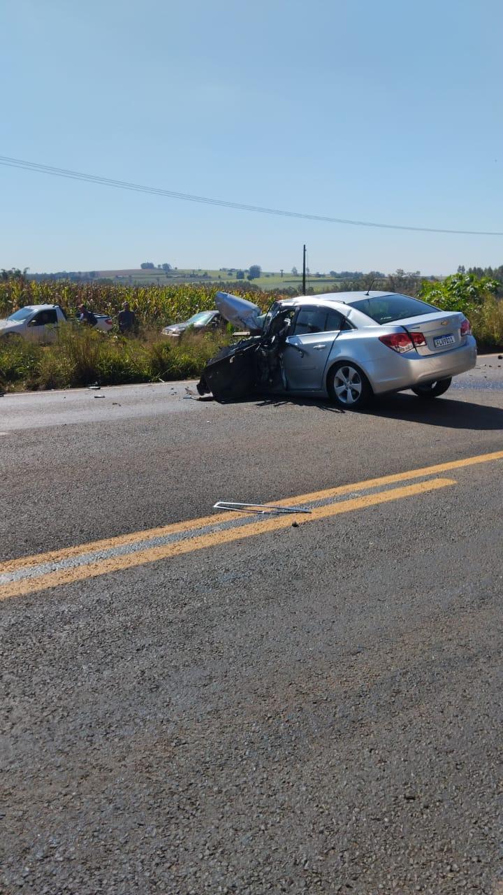 Colisão entre carro e caminhão deixa motorista em estado grave na PR-323; vítima foi trazida para hospital de Maringá