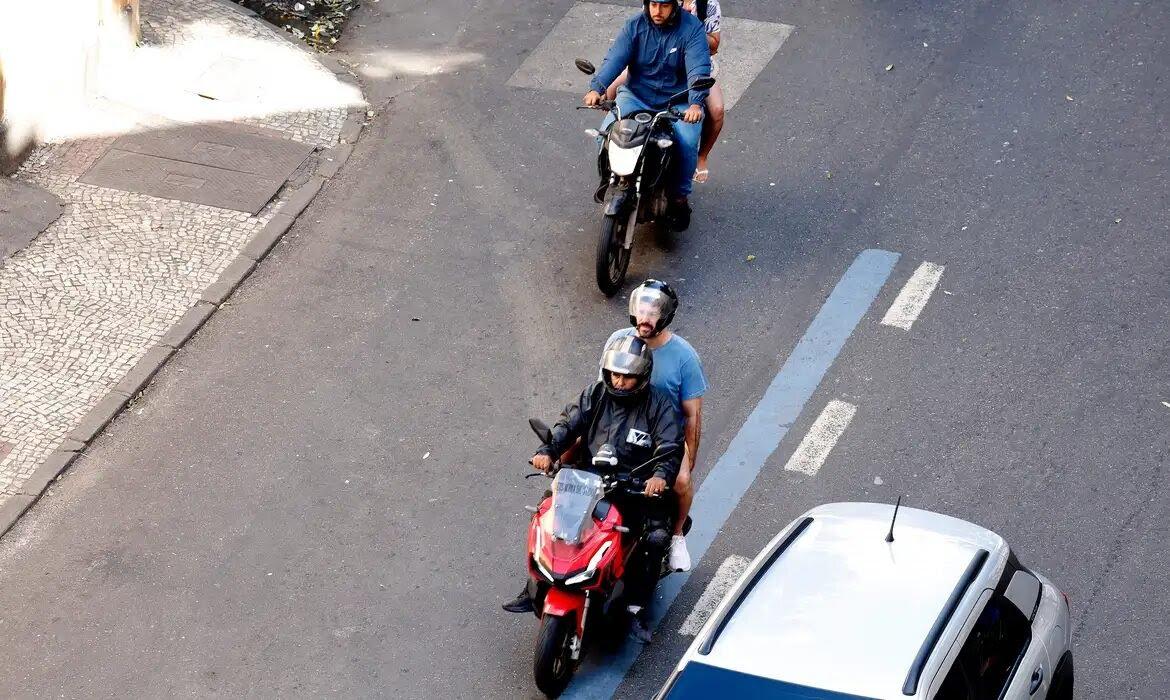 Nova regra do capacete entra em vigor em julho; veja o que muda para os motociclistas